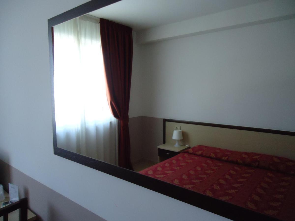 Motel Boston Silvi Marina Ngoại thất bức ảnh